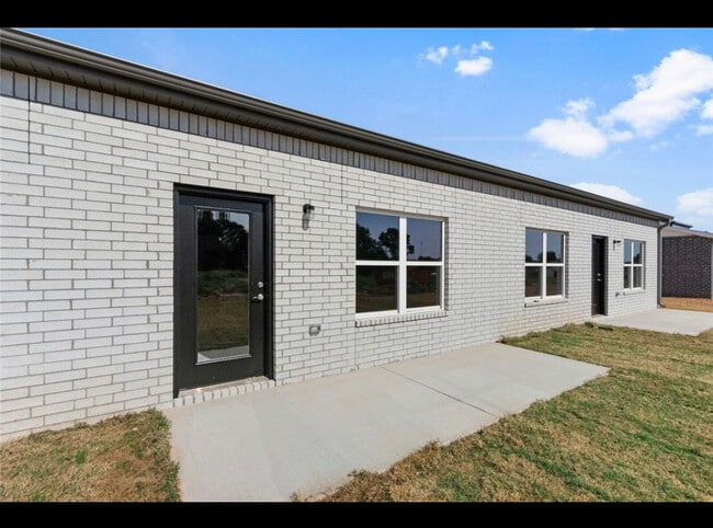 Building Photo - 657 Sun Meadows Loop