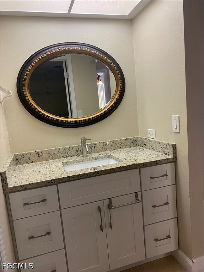 Building Photo - 15370 Transit Ct
