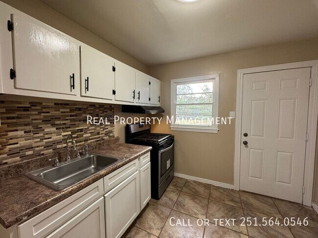 Building Photo - 6559 Athey Ct