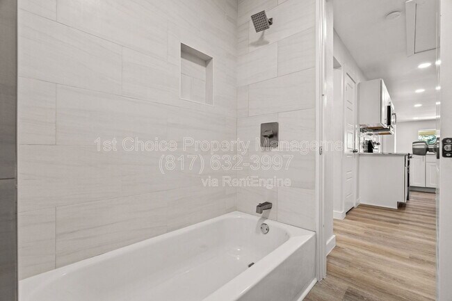 Building Photo - 4304 SW Loop 820