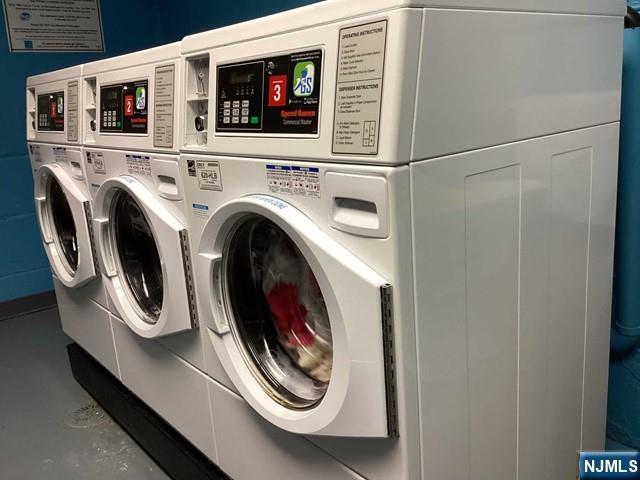 Building Photo - 2160 Center St