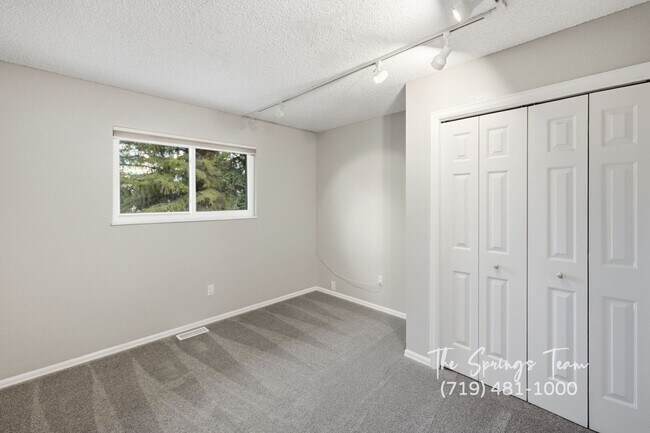 Building Photo - 3625 E Wade Ln