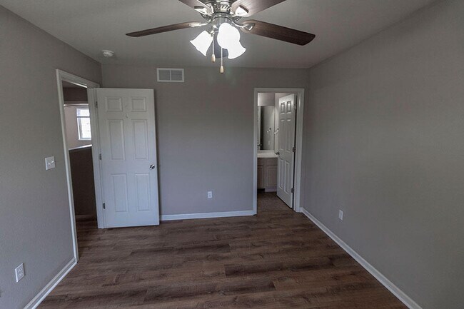 Building Photo - 4016 Snowy Owl Dr