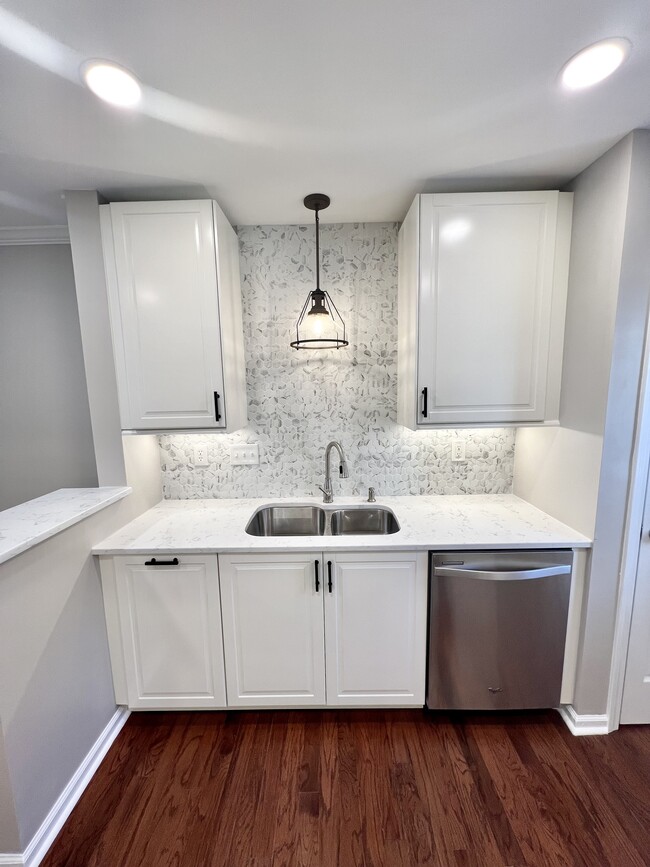 Kitchen - 3315 Weston St