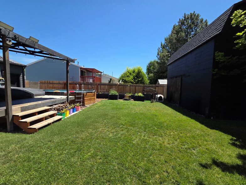 Building Photo - 1561 W Ponderosa Ln