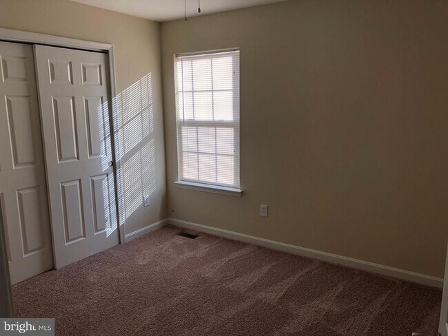 Building Photo - 12 Morrissey Stone Ct