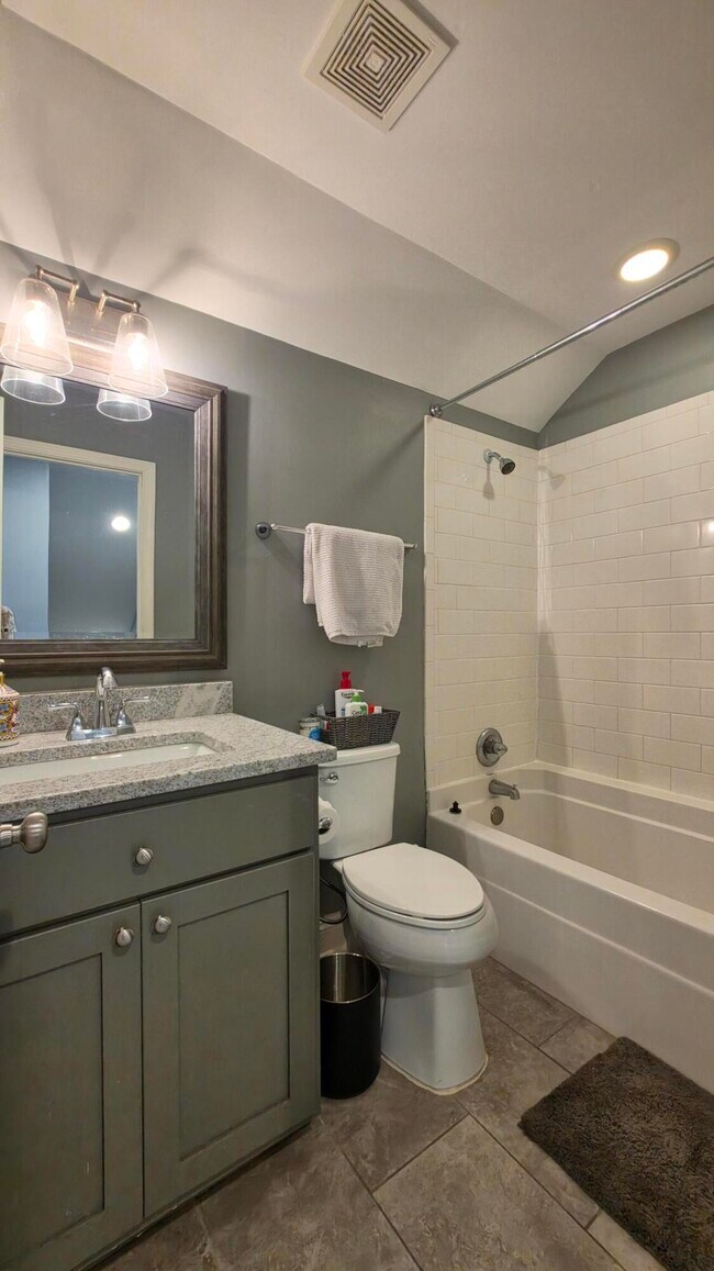 Building Photo - 3120 Mayflower Ln