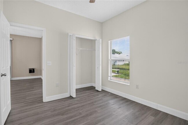 Building Photo - 121 Aurelia Ct
