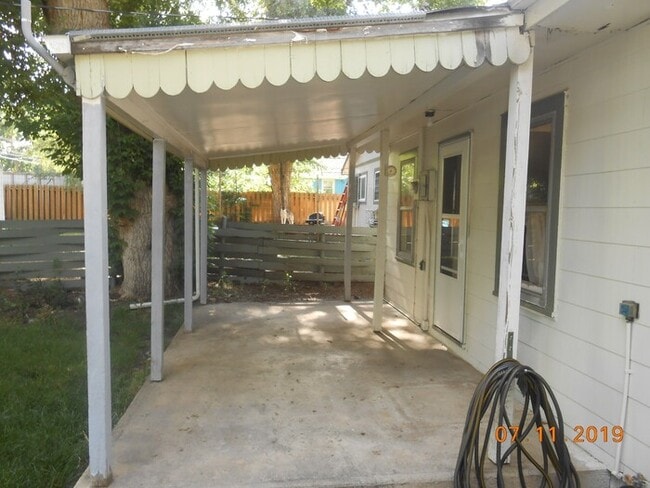 Building Photo - Charming 2 Bedroom Home in Old Town Longmont!