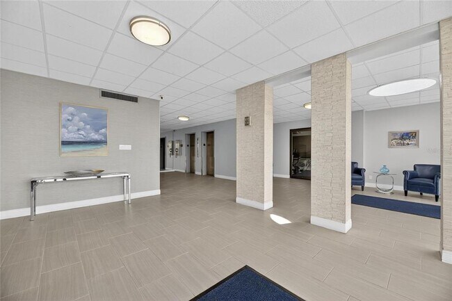 Building Photo - 7100 Sunshine Skyway Ln S