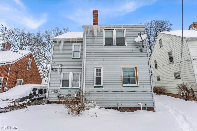 Building Photo - 15602 Walden Ave