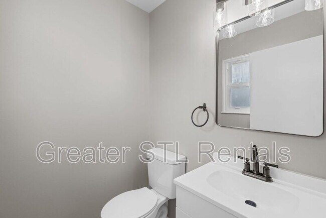 Building Photo - 702 Boca Chica Dr