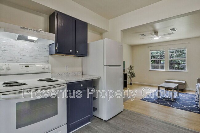 Building Photo - 305 Chaseville St