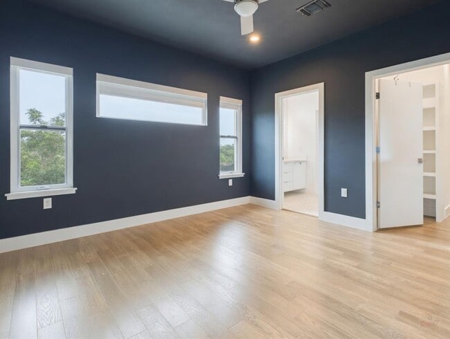 Building Photo - 4402 Mt Vernon Dr