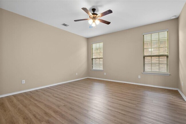 Building Photo - 14308 Lake Victor Dr