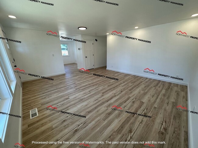 Building Photo - STATUS: AVAILABLE   | R293 | $2095.00