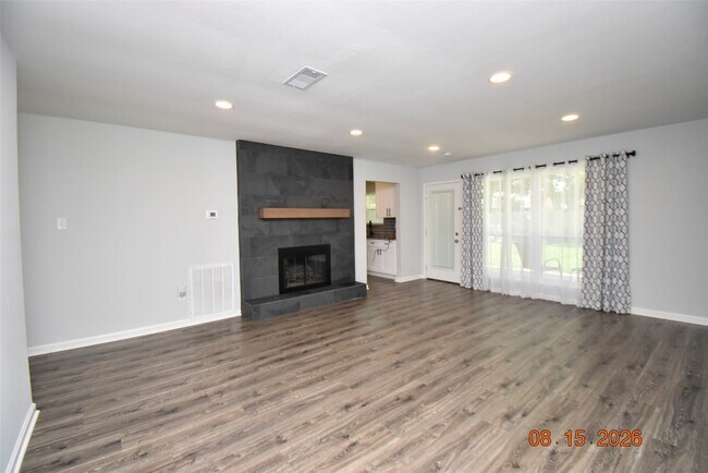 Building Photo - 15711 Blackhawk Blvd