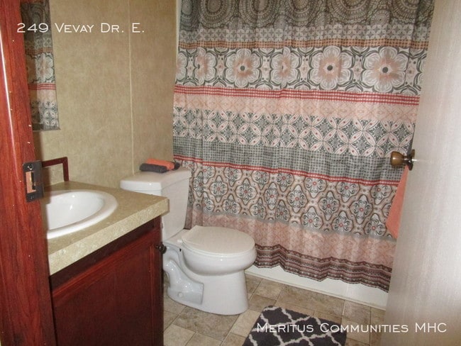 Building Photo - FREE RENT UNTIL 10/1!!!!