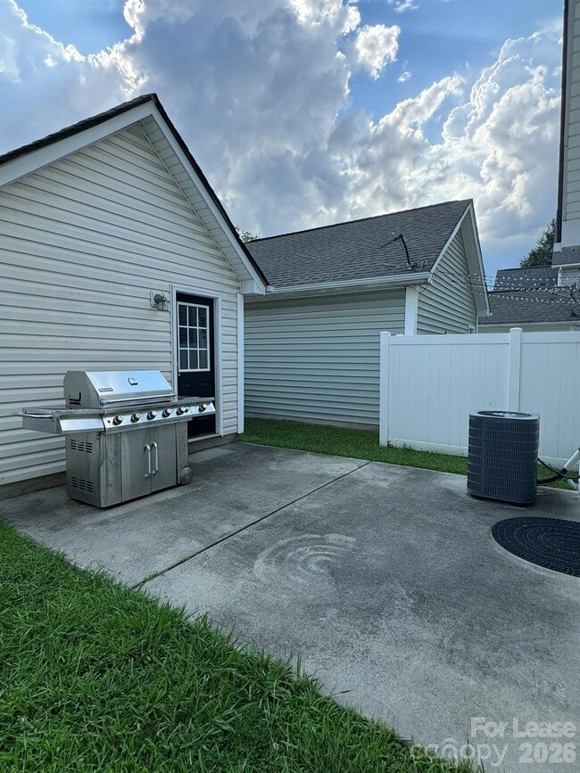 Building Photo - 5117 Alysheba Dr
