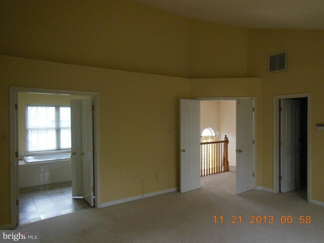Building Photo - 11151 Yellow Leaf Way