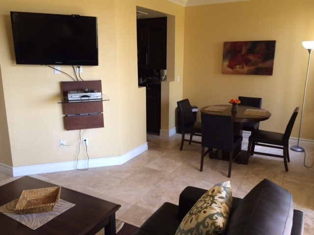 Building Photo - Meridian Great 1 Bd / 1 Ba Furnished Luxur...