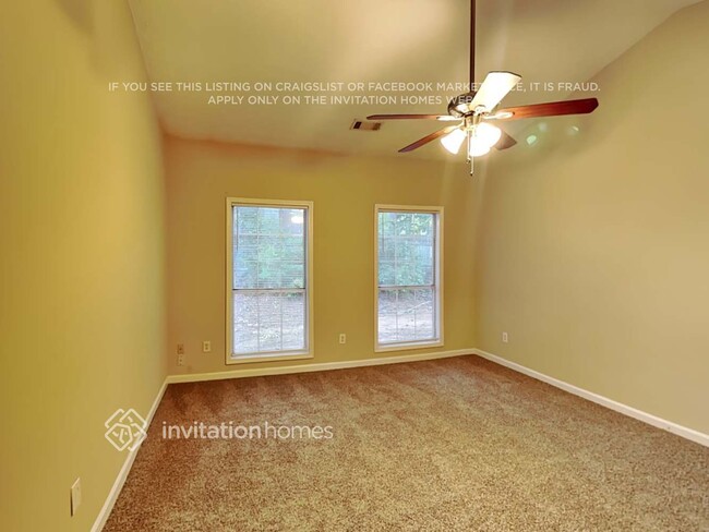 Building Photo - 2041 Flint Hill Dr