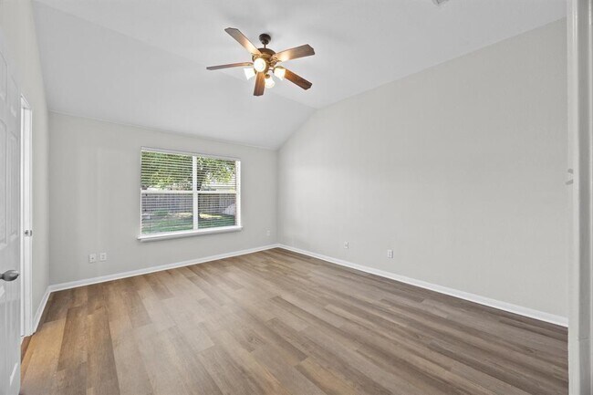 Building Photo - 806 Broken Trace Ct