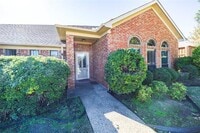 Building Photo - 1400 Sacramento Terrace