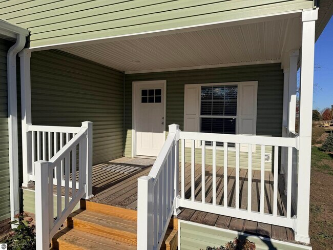 Building Photo - 2151 Alta Vista Dr