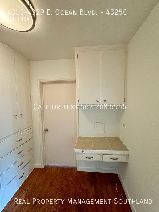 Building Photo - Beautifully Renovated 2 Bed / 1 Bath Apart...