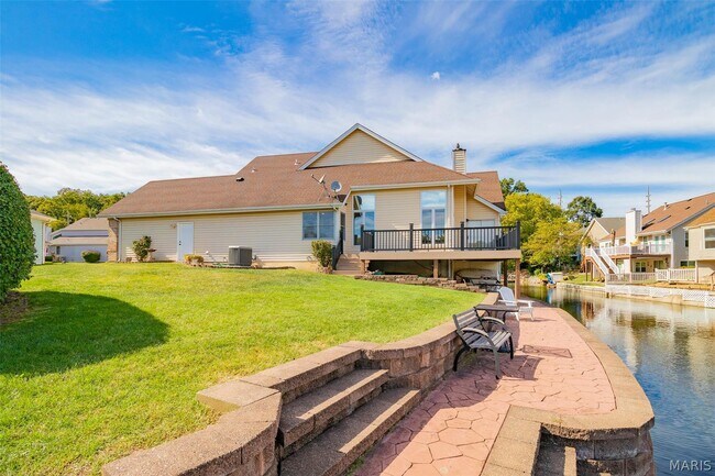Building Photo - 3309 Lower Lakes Estates Dr