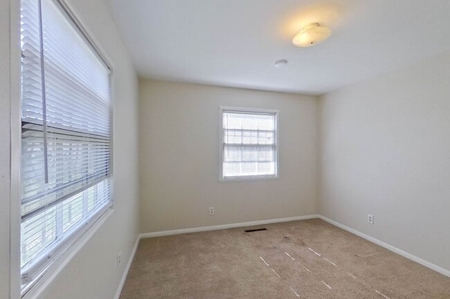 Building Photo - Charming 3-Bedroom, 1-Bath Single-Family Home near E 5th Ave