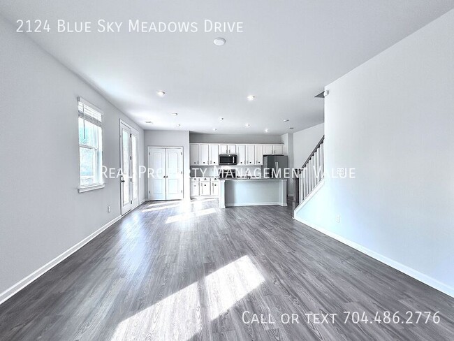 Building Photo - Experience luxury living in this Woodruff-...