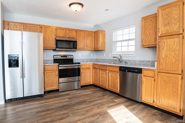 Building Photo - 635 S Fieldstone Blvd