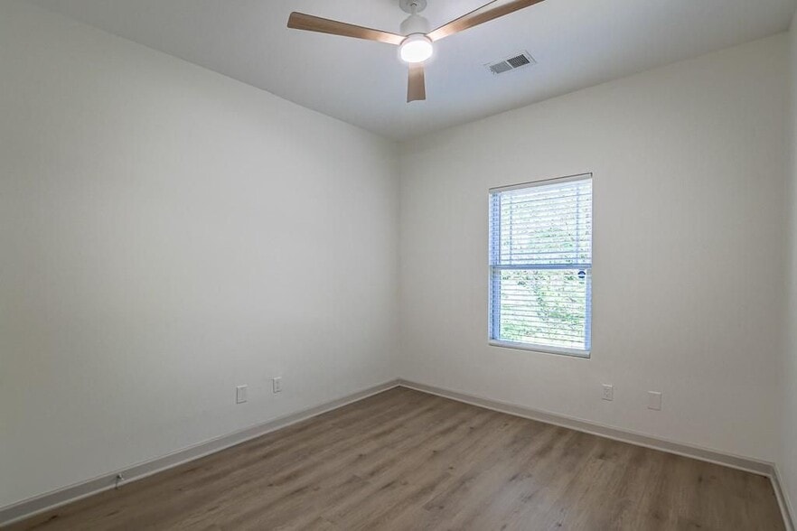 Building Photo - 70 Gardenia Dr NW