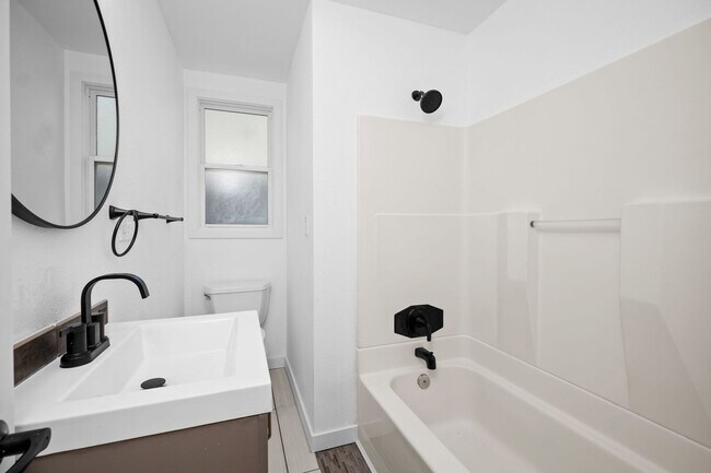 Building Photo - Northeast Spokane Home - Completely Remode...