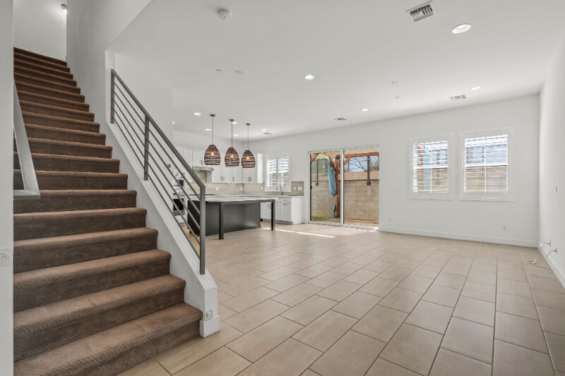 Building Photo - 3200 N 39th St