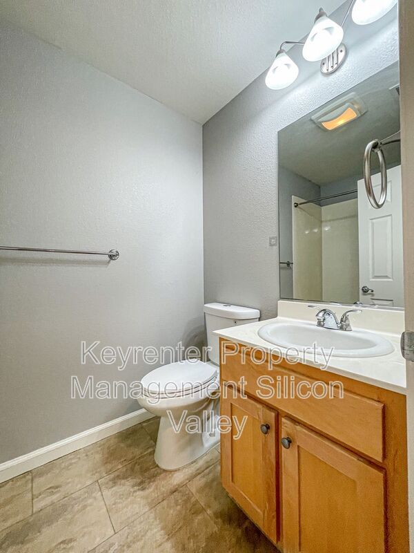 Building Photo - 679 Montara Terrace