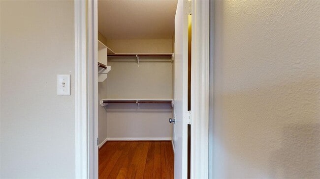 Building Photo - 505 Camp Ct