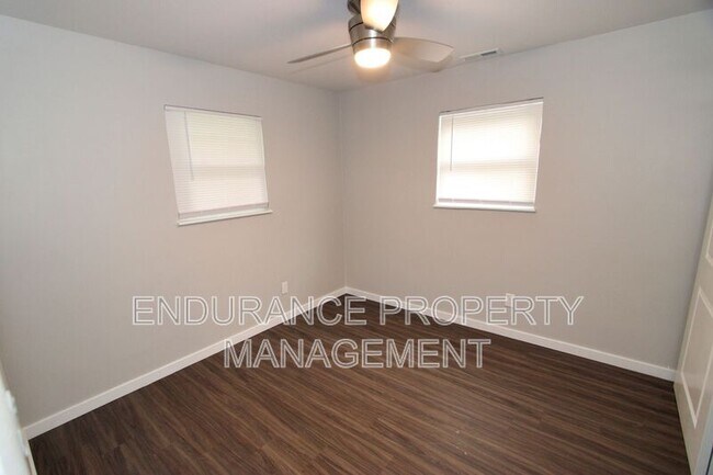 Building Photo - 918 Dennison Ave
