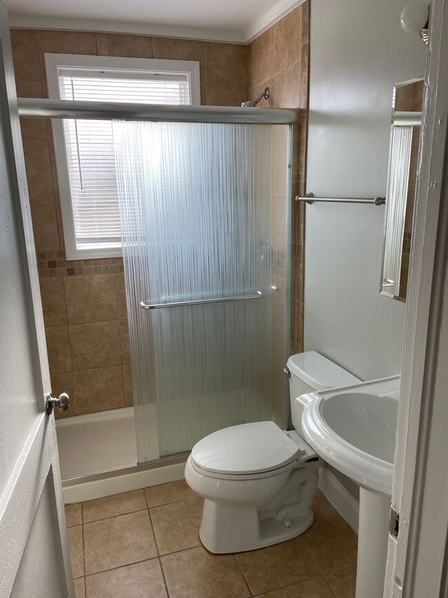 Building Photo - 1508-1508 Locust Ave