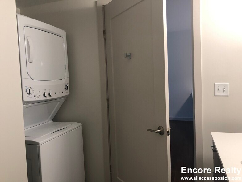 Building Photo - 455 Harvard St