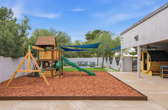 Building Photo - 11802 Hayden Rd