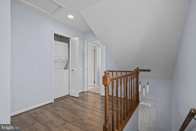 Building Photo - 2927 S Woodstock St