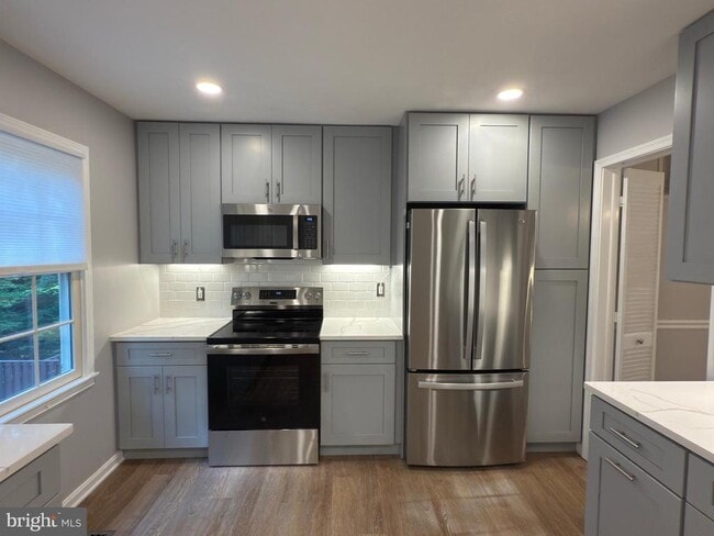 Building Photo - 3945 Wilcoxson Dr