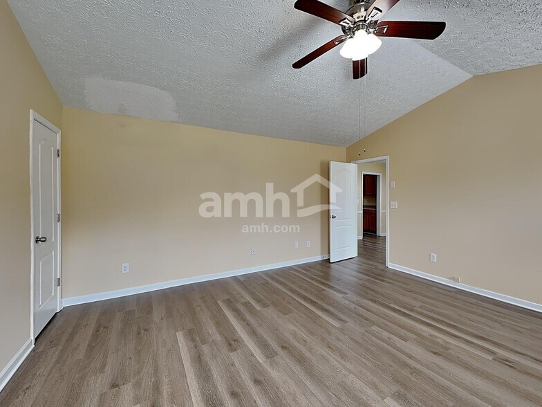 Building Photo - 101 Springbrook Ln