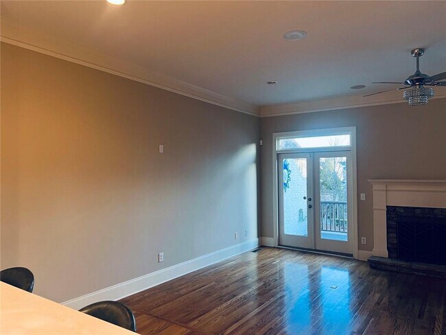 Building Photo - 144 W Ridge Way