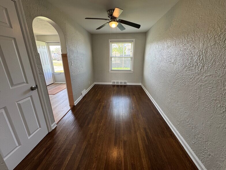 Building Photo - 124 Spangler Rd NE