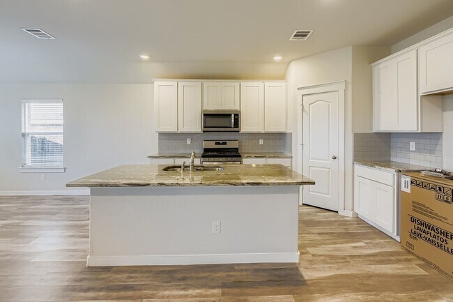 Building Photo - 6132 True Vine Rd