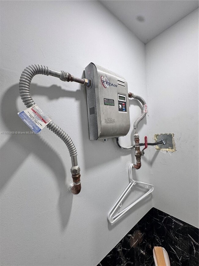 Building Photo - 6159 SW 22nd St